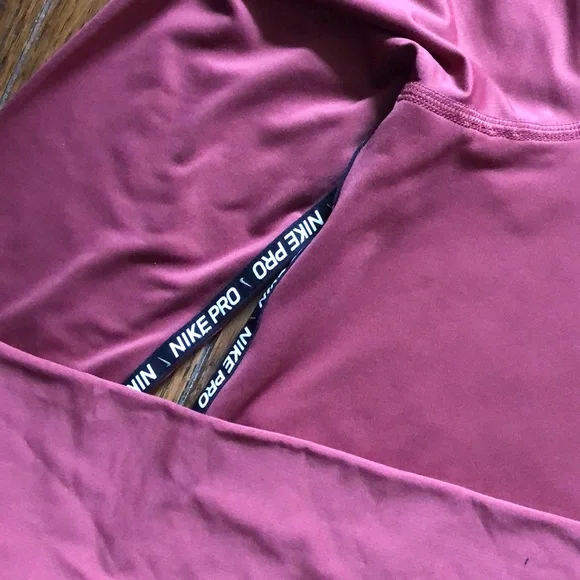 EUC Nike Pro Dry Fit turtleneck training top - Picture 2 of 5